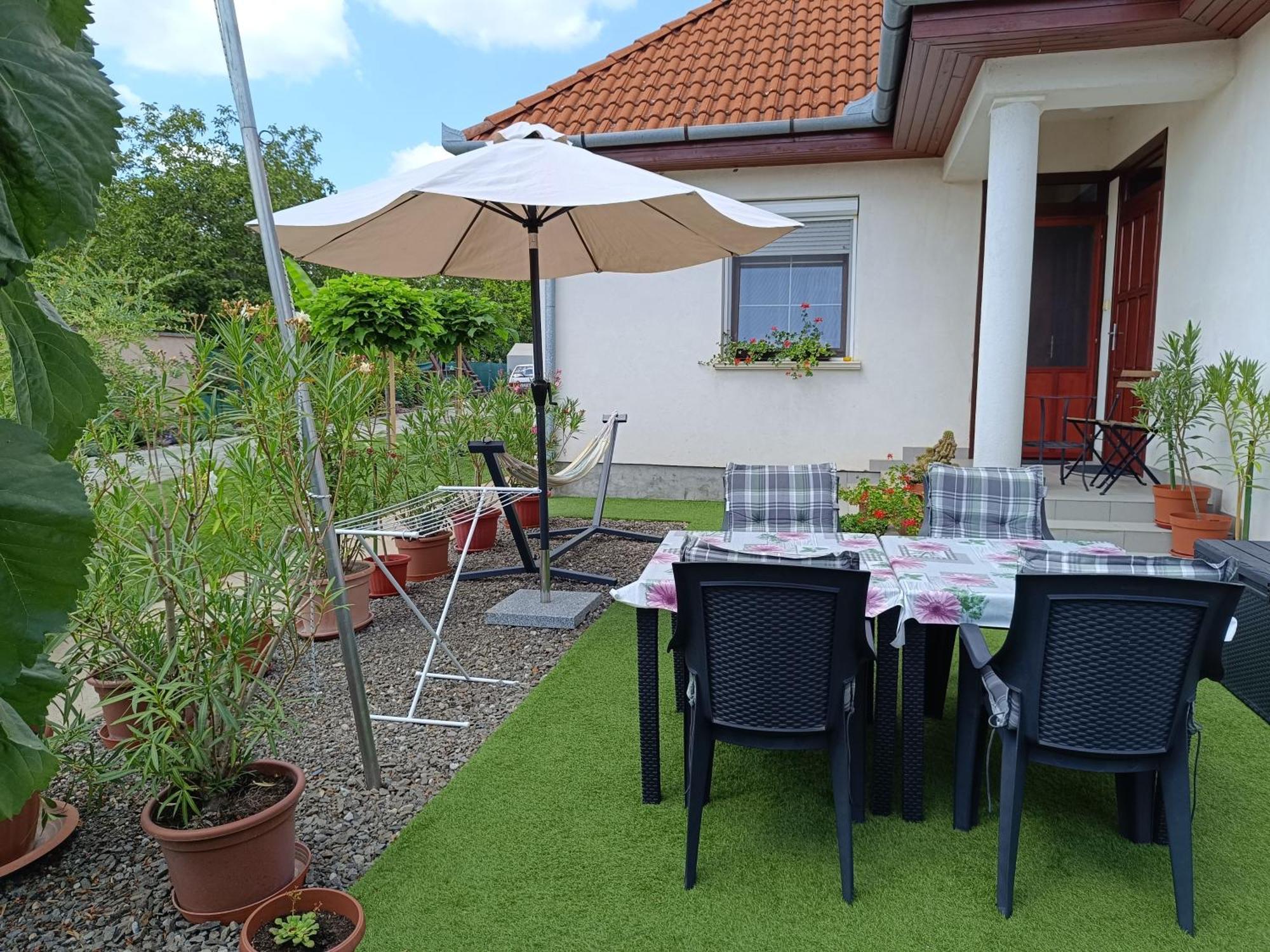 Nemeti Apartmanhaz Appartement Hajdúszoboszló Buitenkant foto